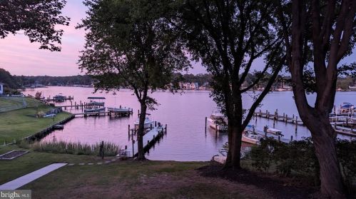 316 North Dr, Severna Park, MD 21146-2109