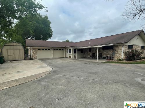 1707 College Dr, Victoria, TX 77901-4213