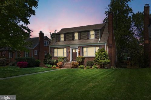 3825 7th St, Arlington, VA 22204-1519
