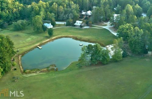 653 Covecrest Dr, Tiger, GA 30576-1882