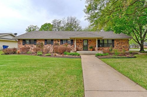 6300 Buena Vista Dr, Greenville, TX 75402-6808