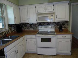 4820 Wycliff Rd, Portsmouth, VA 23703-2124