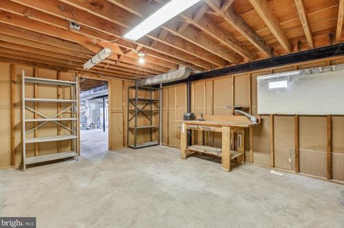 10612 Tenbrook Dr, Silver Spring MD 20901-1030 exterior