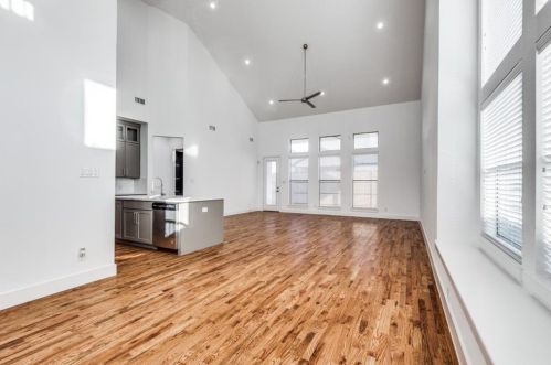 2042 Bickers St, Dallas TX  75212-1703 exterior