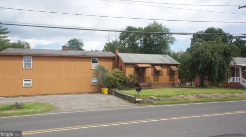 262 Bakers Basin Rd, Trenton, NJ 08648-3312