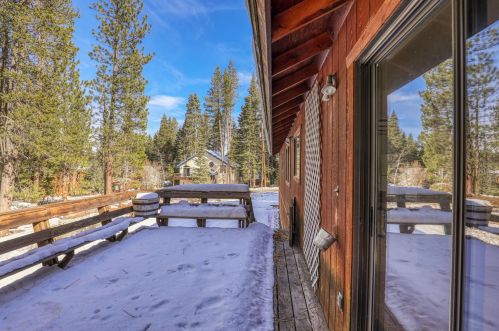 10556 Jeffrey Way, Truckee CA  96161-2518 exterior