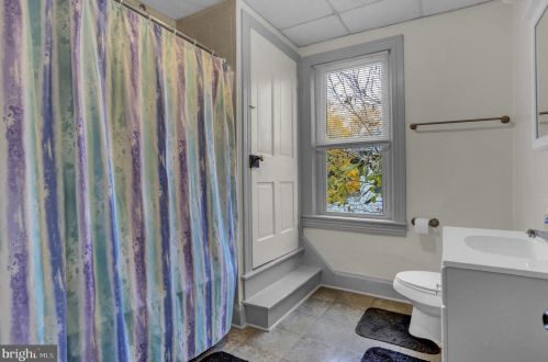 717 York St, Hanover PA 17331-3228 exterior