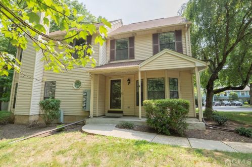 1701 Timber Oaks Rd, Edison, NJ 08820-4400