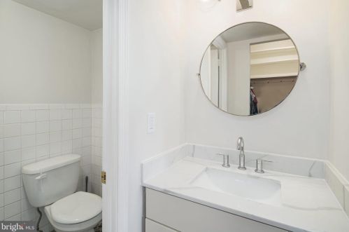 637 Lombard St, Philadelphia PA  19147-1416 exterior