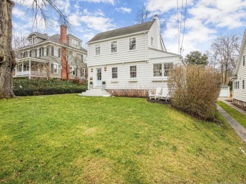 6 Newtown Ter, Norwalk CT  06851-3021 exterior