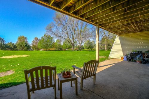 3282 Camelot Dr, Saint Paul MN  55125-2754 exterior