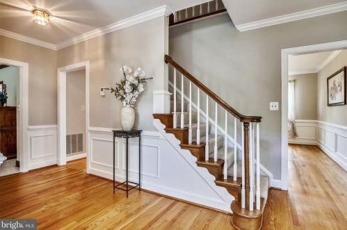 6428 Battle Rock Dr, Clifton, VA 20124-2404