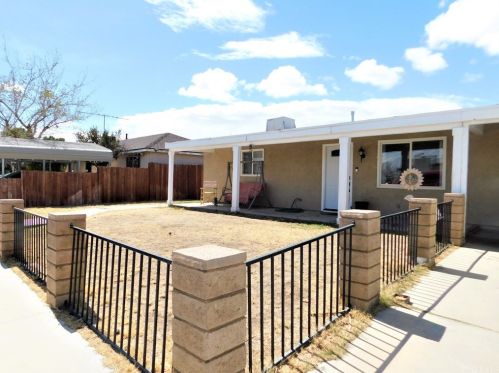 233 Fairview St, Ridgecrest, CA 93555-3824