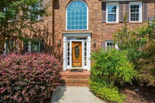 1184 Larson Ln, Marietta, GA 30064-3985