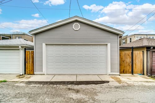 4932 Mozart St, Chicago IL  60625-7655 exterior
