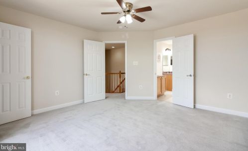 7337 Hooes Rd, Springfield VA  22152-3704 exterior