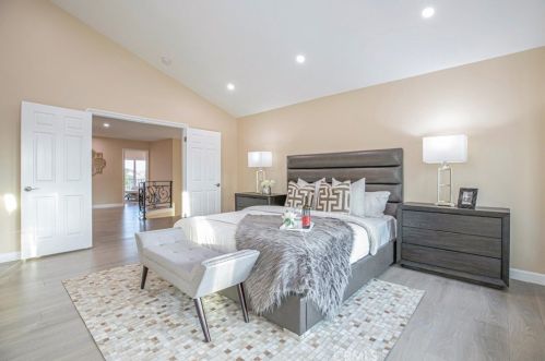 815 Moorside Dr, Glendale CA  91207-1135 exterior