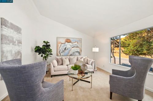 724 Court Ln, Concord, CA 94518-1744