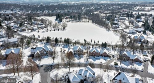 1020 Steeplechase Dr, Lancaster PA  17601-1779 exterior