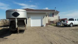 12866 Cattail Dr, Aberdeen, SD 57401-8218