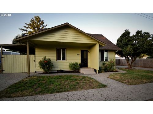 609 4th St, Grand Island OR  97114-9795 exterior