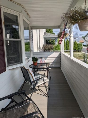 6 Hawkins Ave, Norwalk, CT 06855-2405