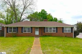 2 Edwards Rd, Greenville, SC 29615-1237