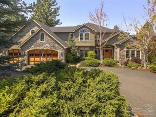3051 Duffy Dr, Bend, OR 97701-5485