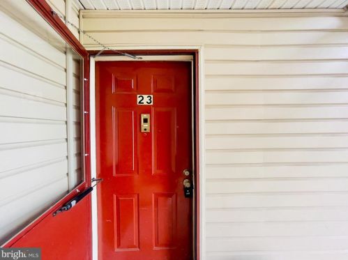 23 Holly Ct, Trenton NJ  08619-4632 exterior