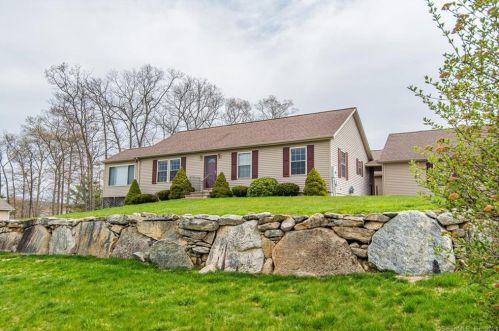 14 Snowbird Dr, Killingly, CT 06239-1542
