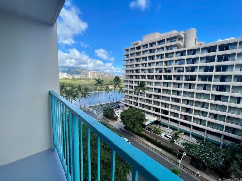 444 Kanekapolei St, Honolulu HI  96815-3038 exterior