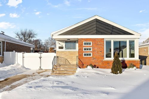 7814 Keeler Ave, Chicago, IL 60652-1233