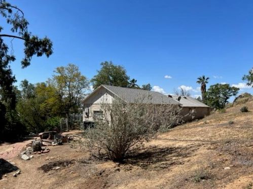 2270 Mt Vernon Ave, Riverside CA  92507-4624 exterior