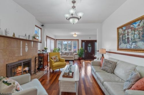 29 Weston St, Nutley, NJ 07110-2845