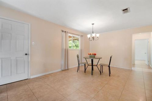 521 Gardenia St, Angleton TX 77515-4865 exterior