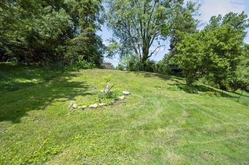 2329 Fairgreen Dr, Cincinnati OH  45238-3230 exterior