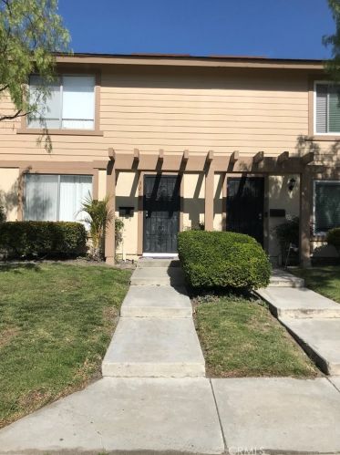 301 Carriage Dr, Santa Ana, CA 92707-4149