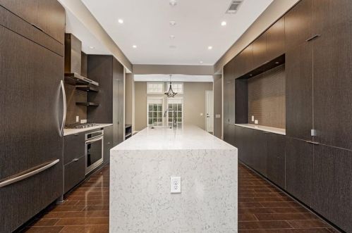 2912 Hermance Dr, Atlanta GA  30319-2704 exterior
