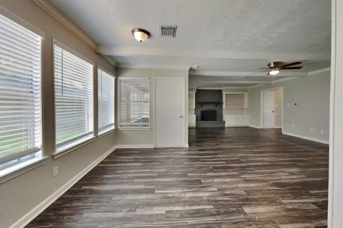 503 Rivershire Dr, Conroe TX  77304-2722 exterior