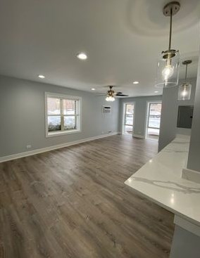 1303 Estes Ave, Chicago, IL 60626-5464