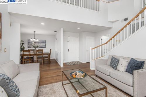 3644 Kamp Dr, Pleasanton, CA 94588-2634