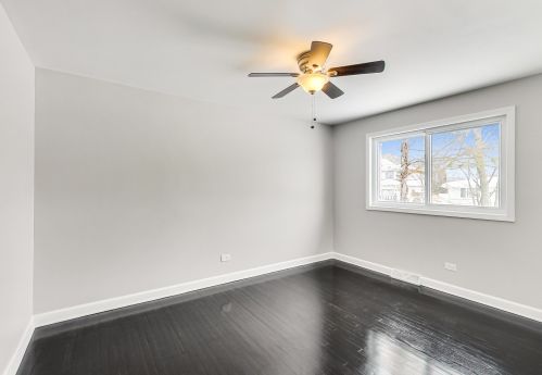 138 Hillside Ln, Willowbrook IL  exterior