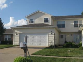 606 Sunflower St, Savoy, IL 61874-8069