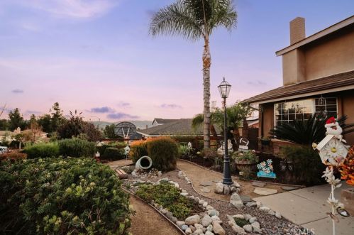 435 Los Gatos Dr, Walnut, CA 91789-1723