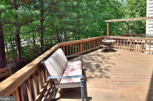 7734 Rockledge Ct, Springfield VA  22152-3853 exterior