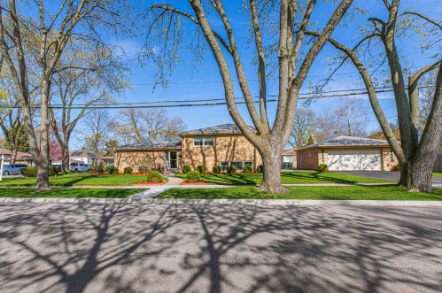 5847 Madison St, Morton Grove, IL 60053-3357