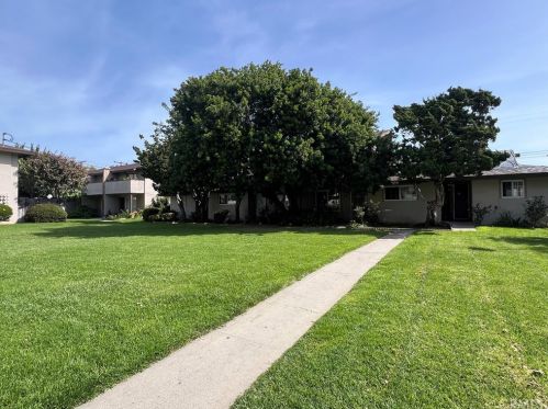 521 Lyon St, Santa Ana CA  92701-7301 exterior