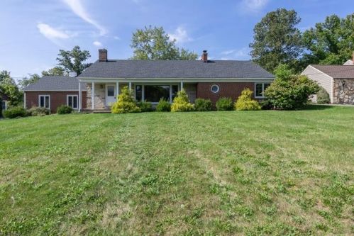 8626 Brecksville Rd, Cleveland, OH 44141-1918