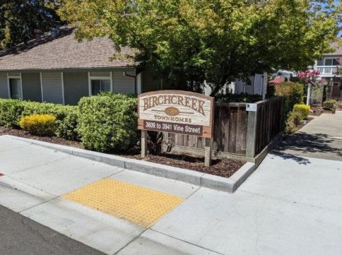 3923 Vine St, Pleasanton, CA 94566-6786