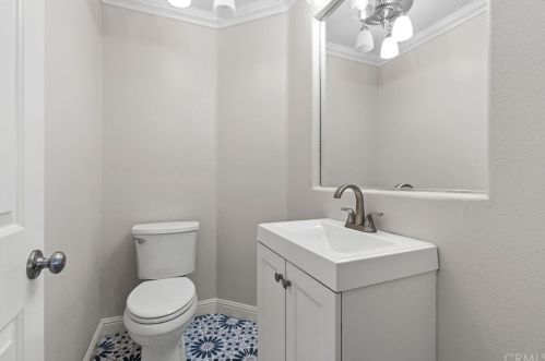 17426 Half Moon Ct, Riverside CA  92503-7055 exterior